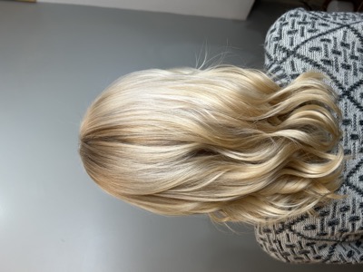 Long hair - blonde waves